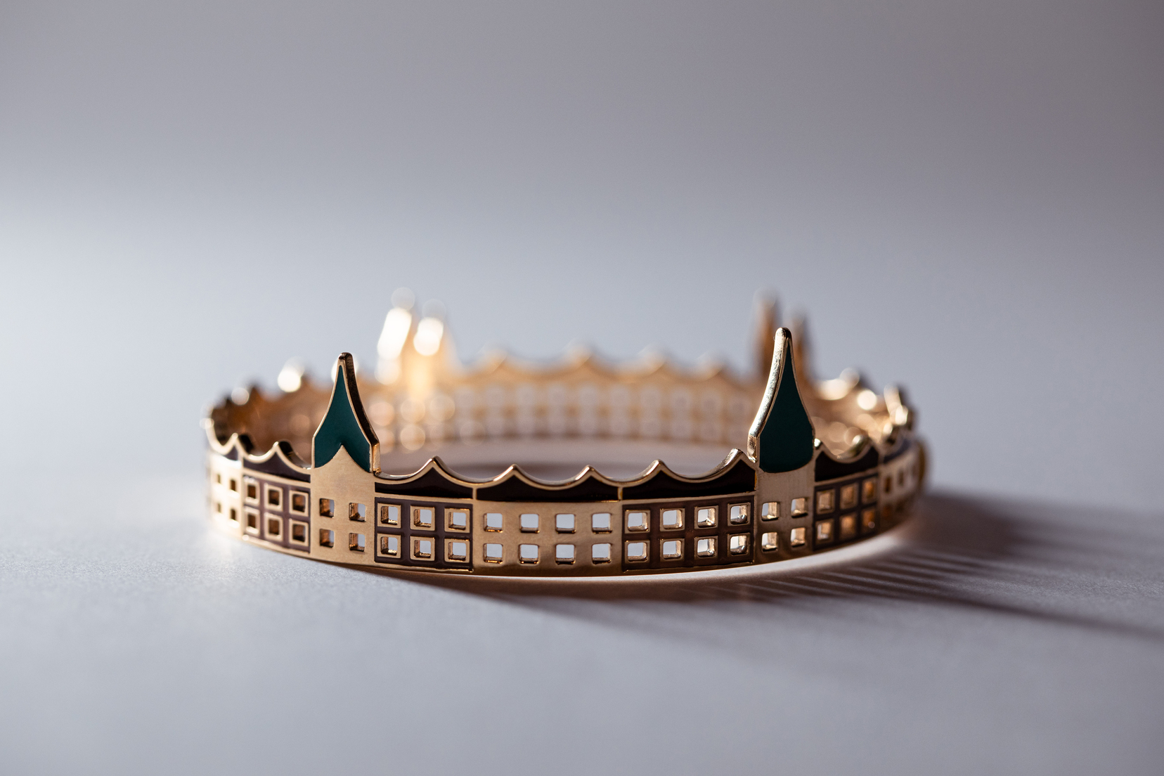 gold bracelet crown